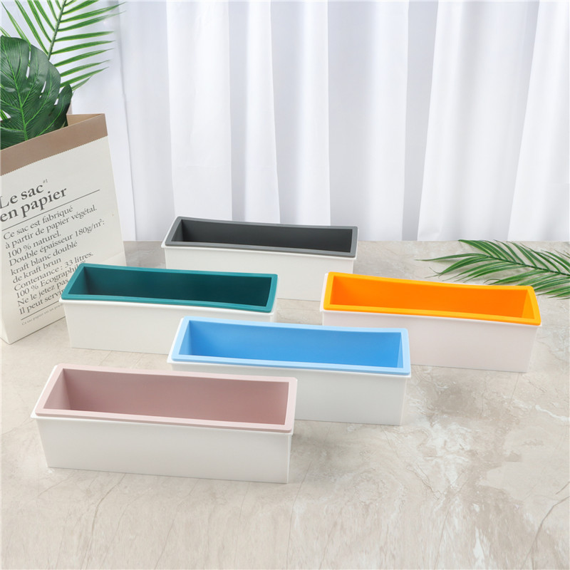 صندوق بلاستيكي + قالب صابون دا - مراجعة Soap Making Kit For Beginners وسعره
